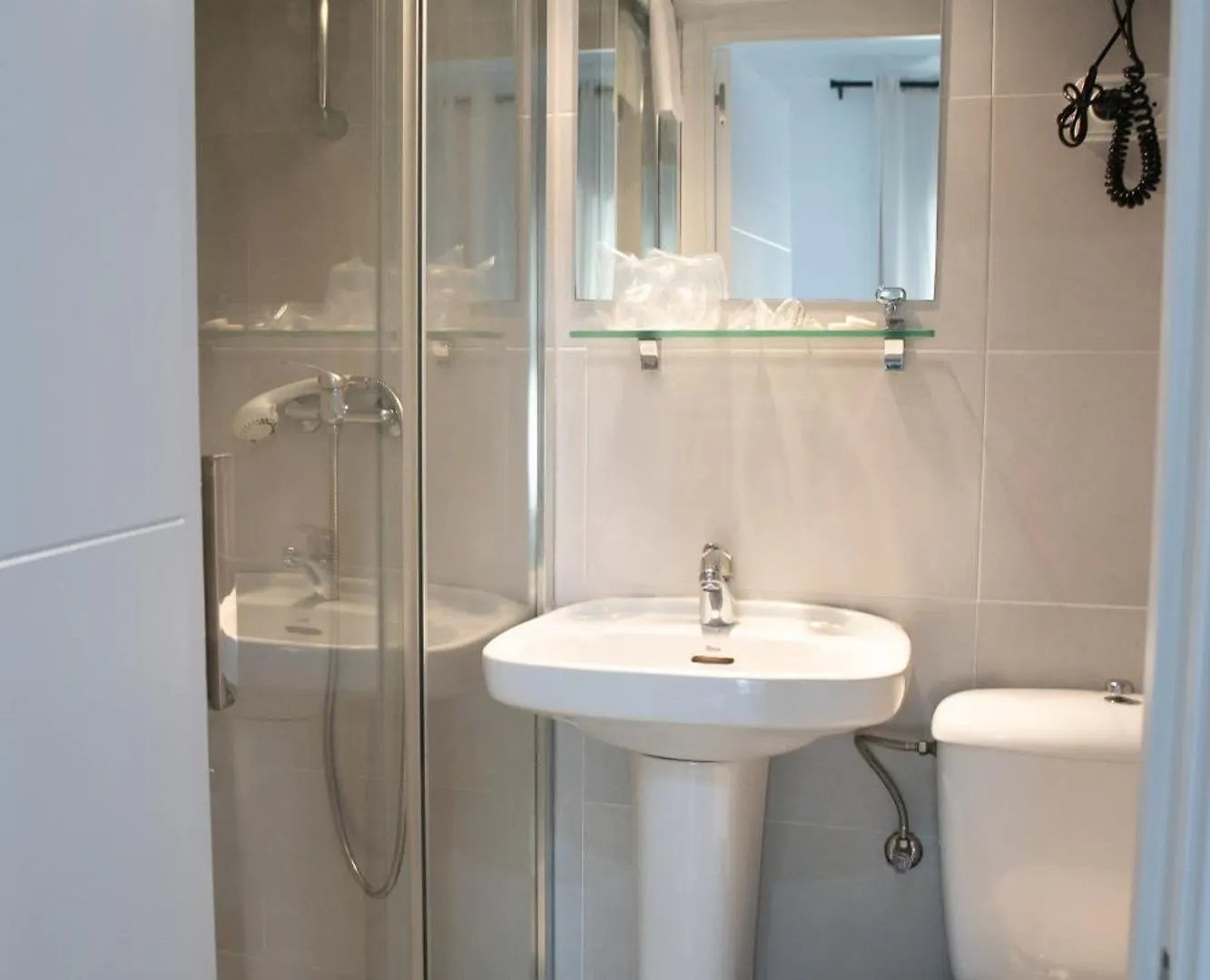 Guest house Hostal Ruta De Francia Barcelona