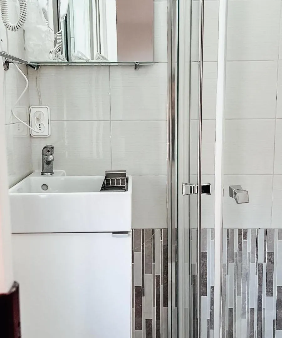Guest house Hostal Ruta De Francia Barcelona