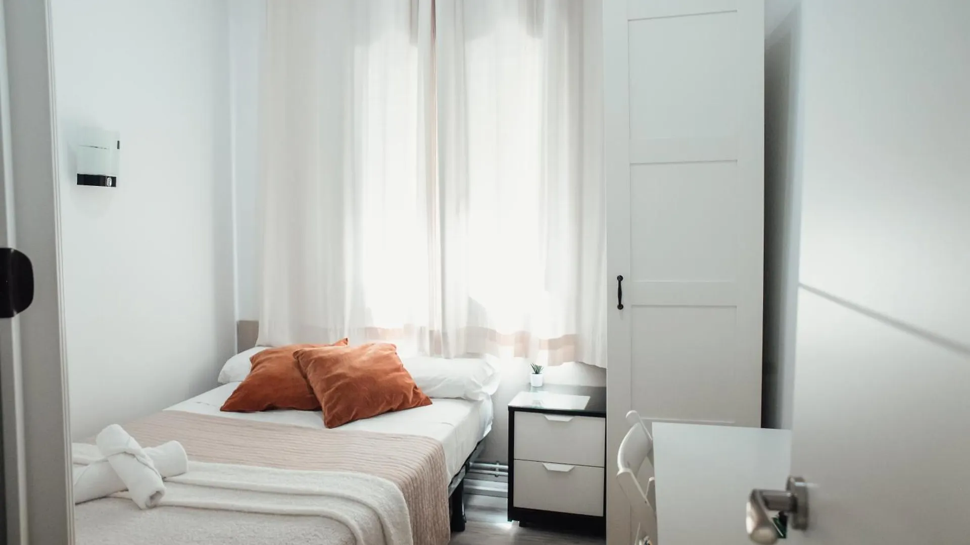 Hostal Ruta De Francia Barcelona 2*,  Spain