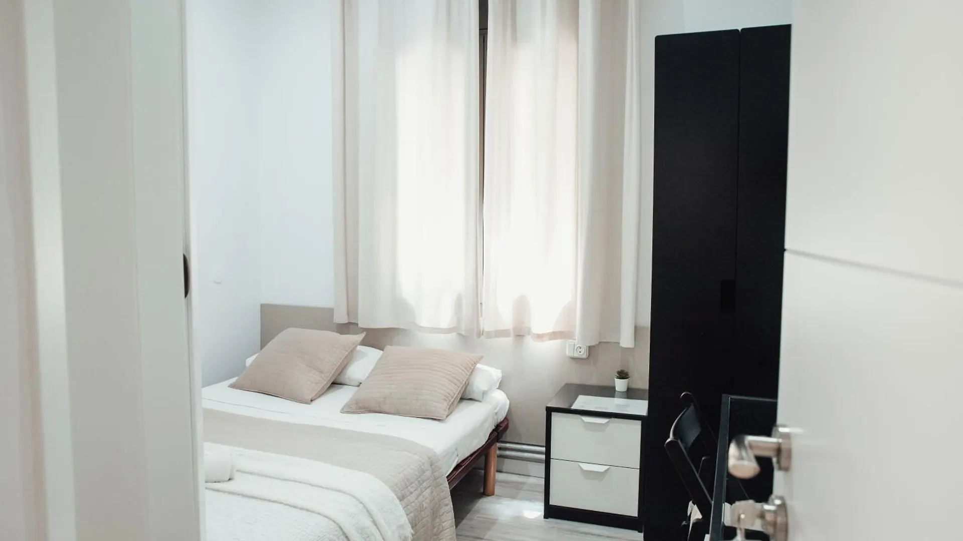 Guest house Hostal Ruta De Francia Barcelona